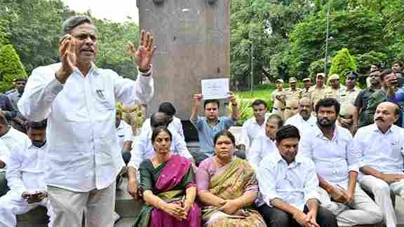 Job calendar is bogus, fumes KTR; wants apology from Rahul Gandhi