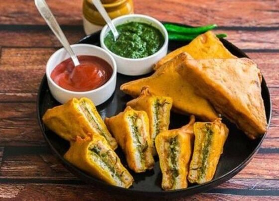 Paneer Bread Pakora