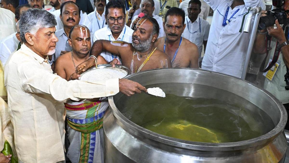 CM Chandrababu Naidu Okays Proposal to Implement ‘Annadanam’ at 16 Temples in Andhra Pradesh
