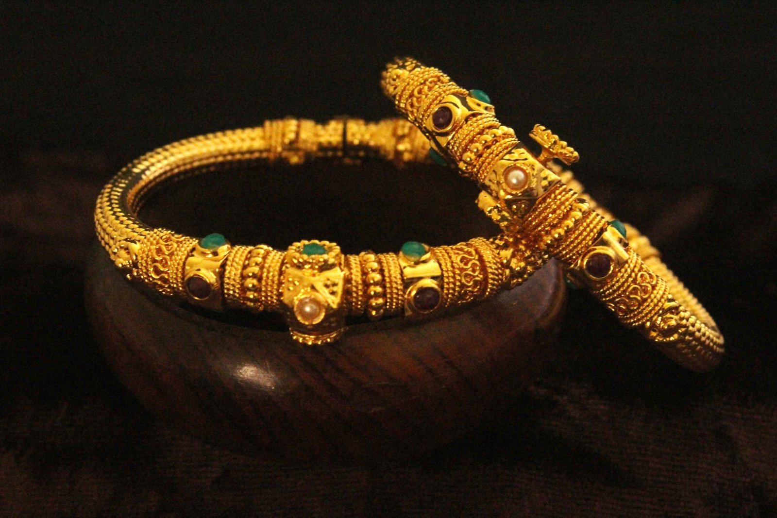 Gold Price Today : Latest Trends, Market Outlook, and Investment Guide