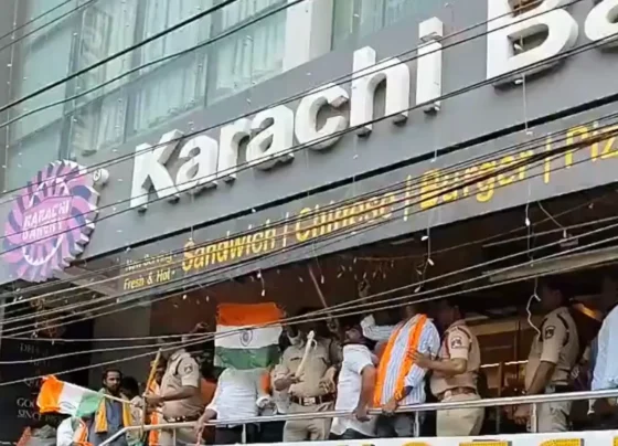 BJP Workers Vandalise Indian-Owned Karachi Bakery Outlet in Hyderabad Once Again