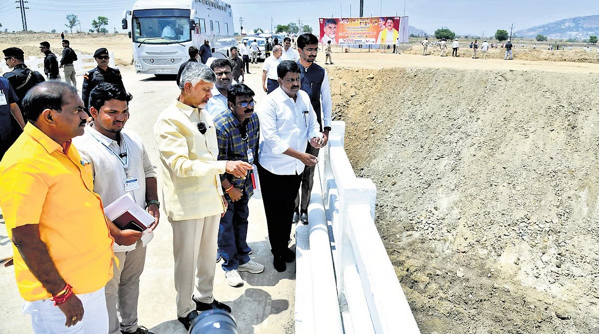 HNSS Water to Reach Rayalaseema by July 10: CM Chandrababu Naidu