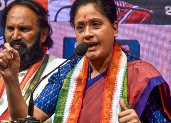 Vijayashanti Seeks Cabinet Berth, Surprising Many in the Party