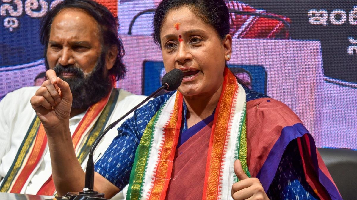 Vijayashanti Seeks Cabinet Berth, Surprising Many in the Party