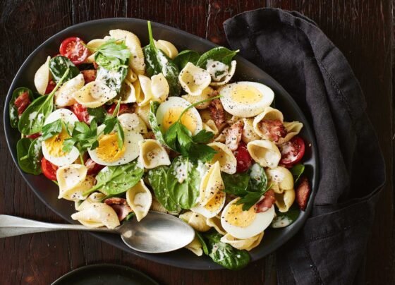 egg spinach salad recipe