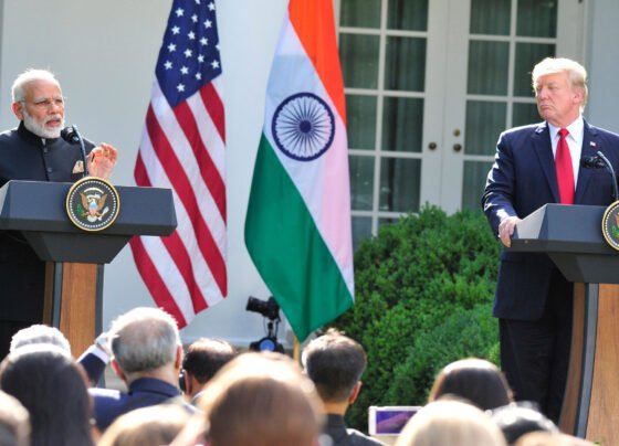 Analysts Say Trump's Tariff Targeting of India May Be Linked to Ceasefire Credit Dispute