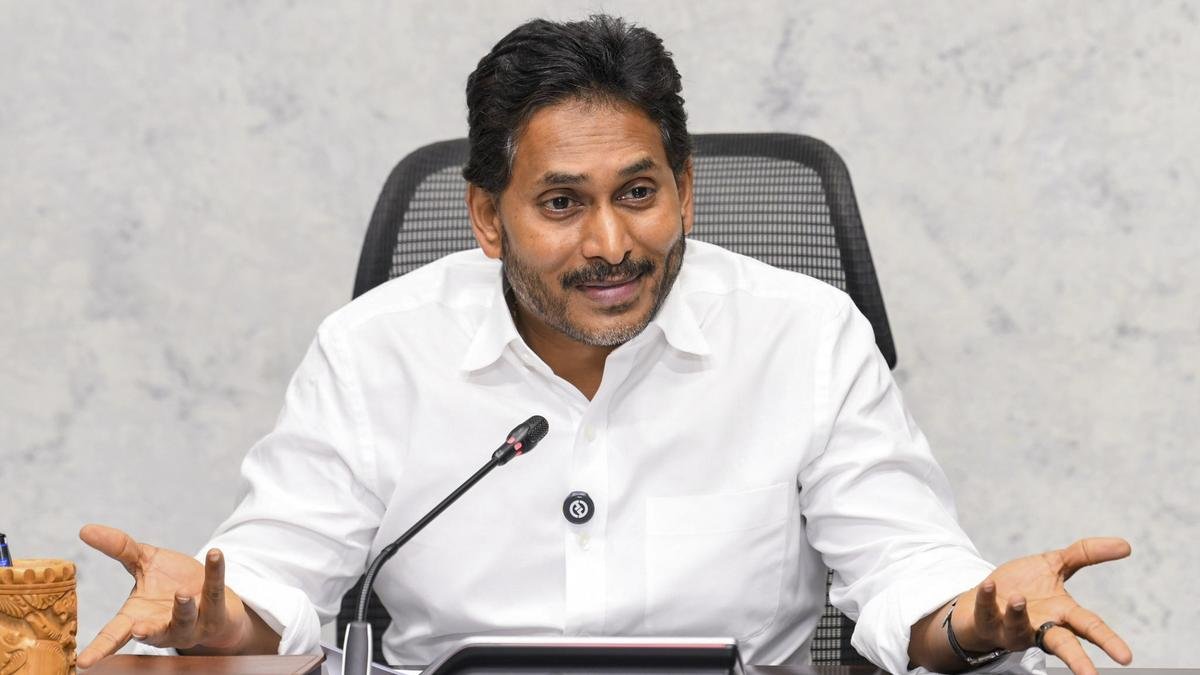 Onion, Tomato Farmers on the Brink Amid Steep Fall in Prices, Govt. Neglect: YSRCP Chief Jagan