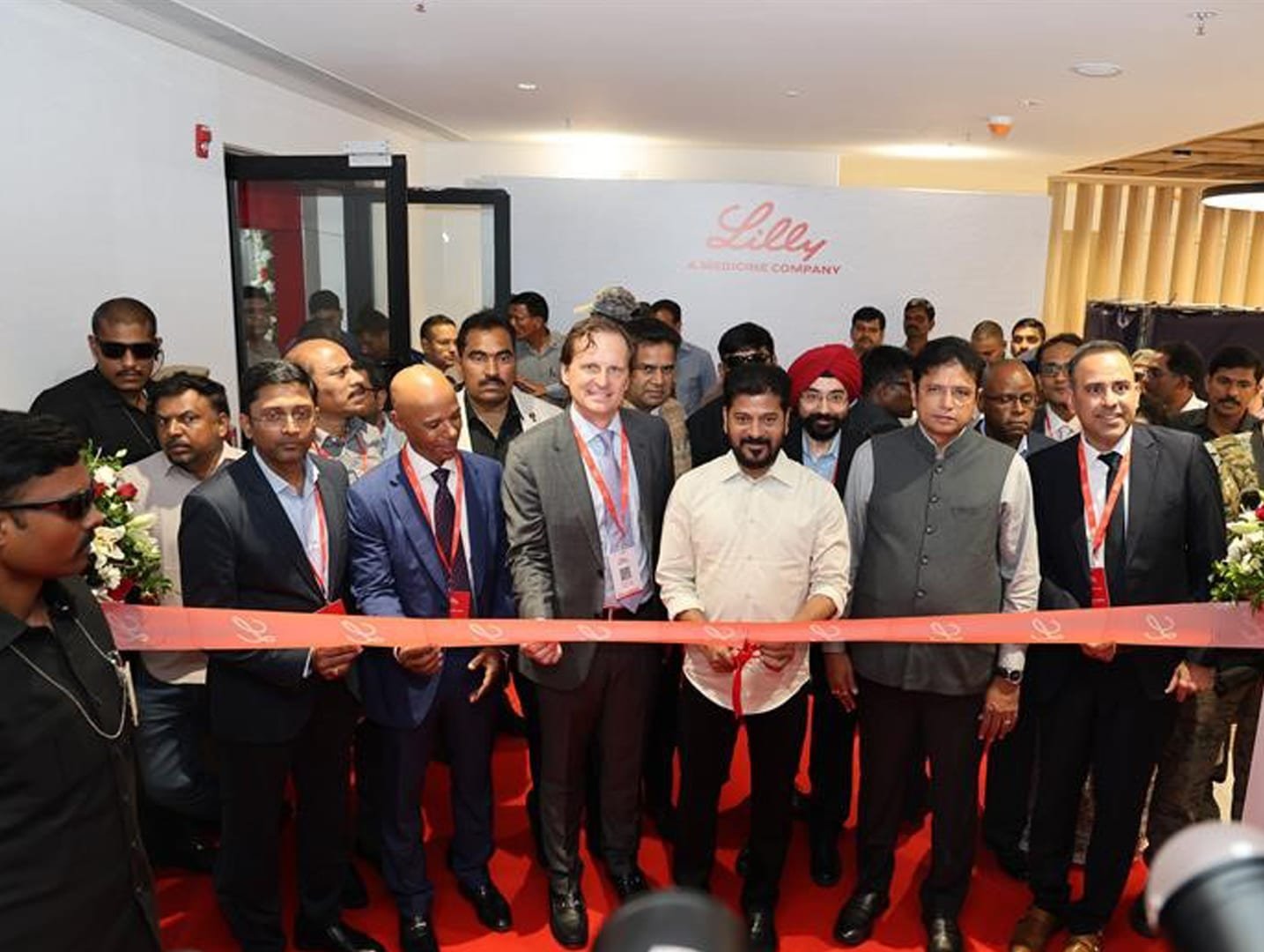 Eli Lilly to Invest $1 Billion in Contract Manufacturing in India