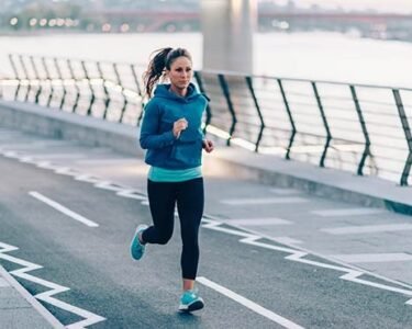 Walking can help lower uric acid? 10-minute ideal exercise routine to reduce risk of high uric acid naturally