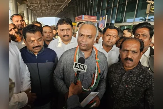 Congress Has ‘Sense of Timing’ to Resolve Leadership Issue: Priyank Kharge