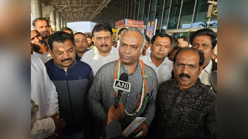 Congress Has ‘Sense of Timing’ to Resolve Leadership Issue: Priyank Kharge