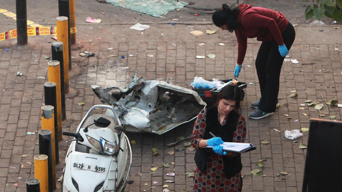 Explosion Near Red Fort LIVE: Amit Shah to Chair High-Level Security Meet; Police Take Four Into Custody