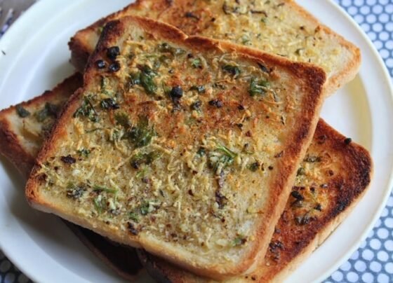 Butter Garlic Toast Recipe – The Perfect Crispy & Flavorful Snack