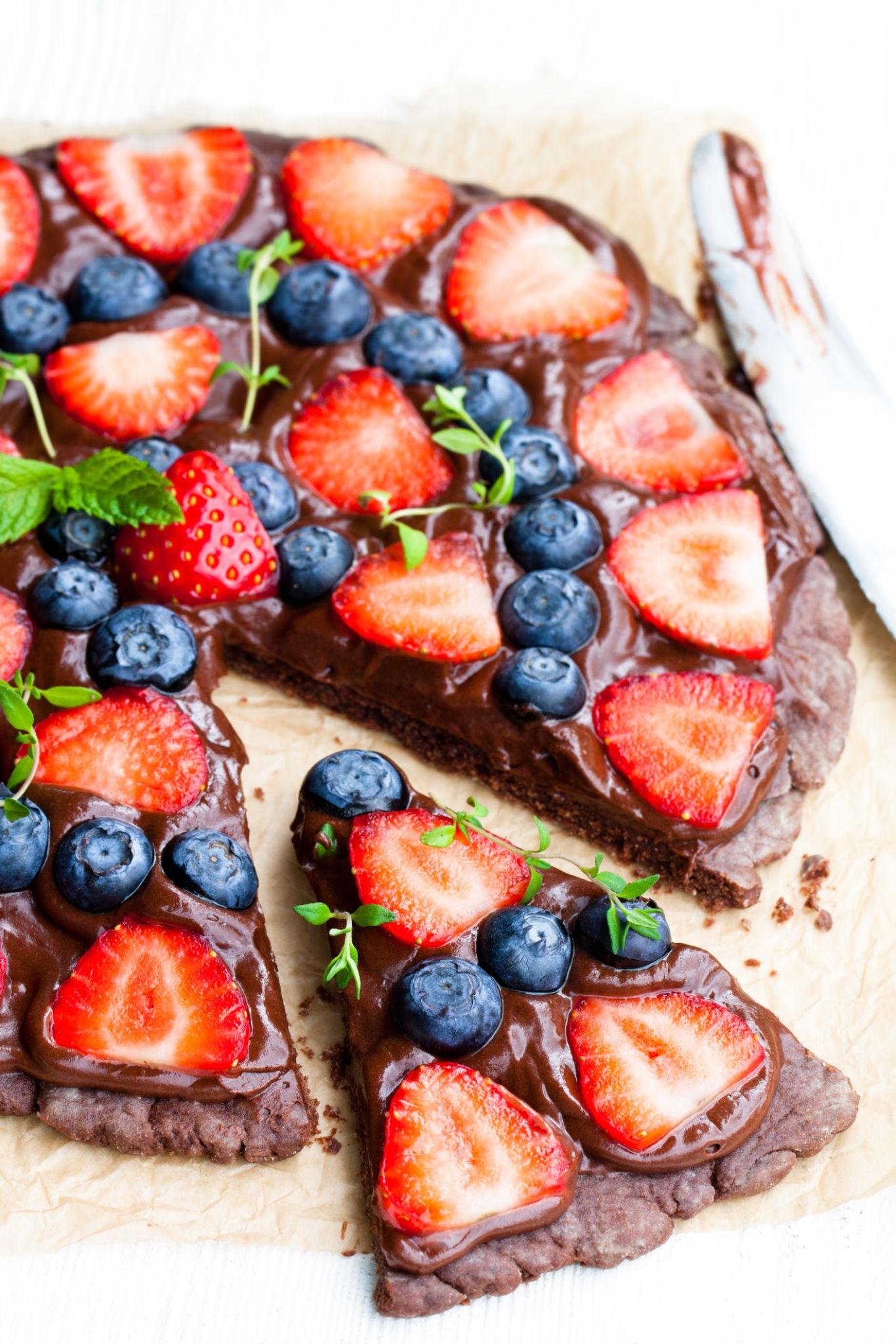 Chocolate Brownie Pizza with Mixed Berries Recipe