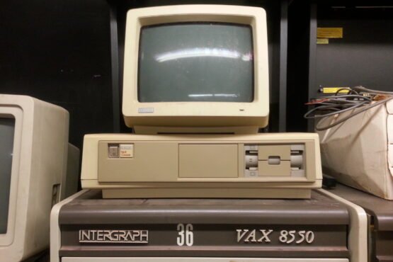 Minicomputer – The Mid-Range Computer System