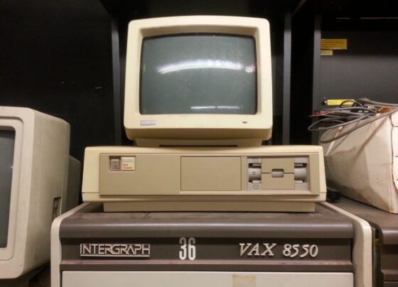 Minicomputer – The Mid-Range Computer System