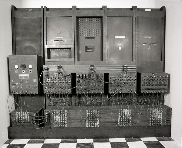 World’s First Electronic Computer – History, Development, and Impact