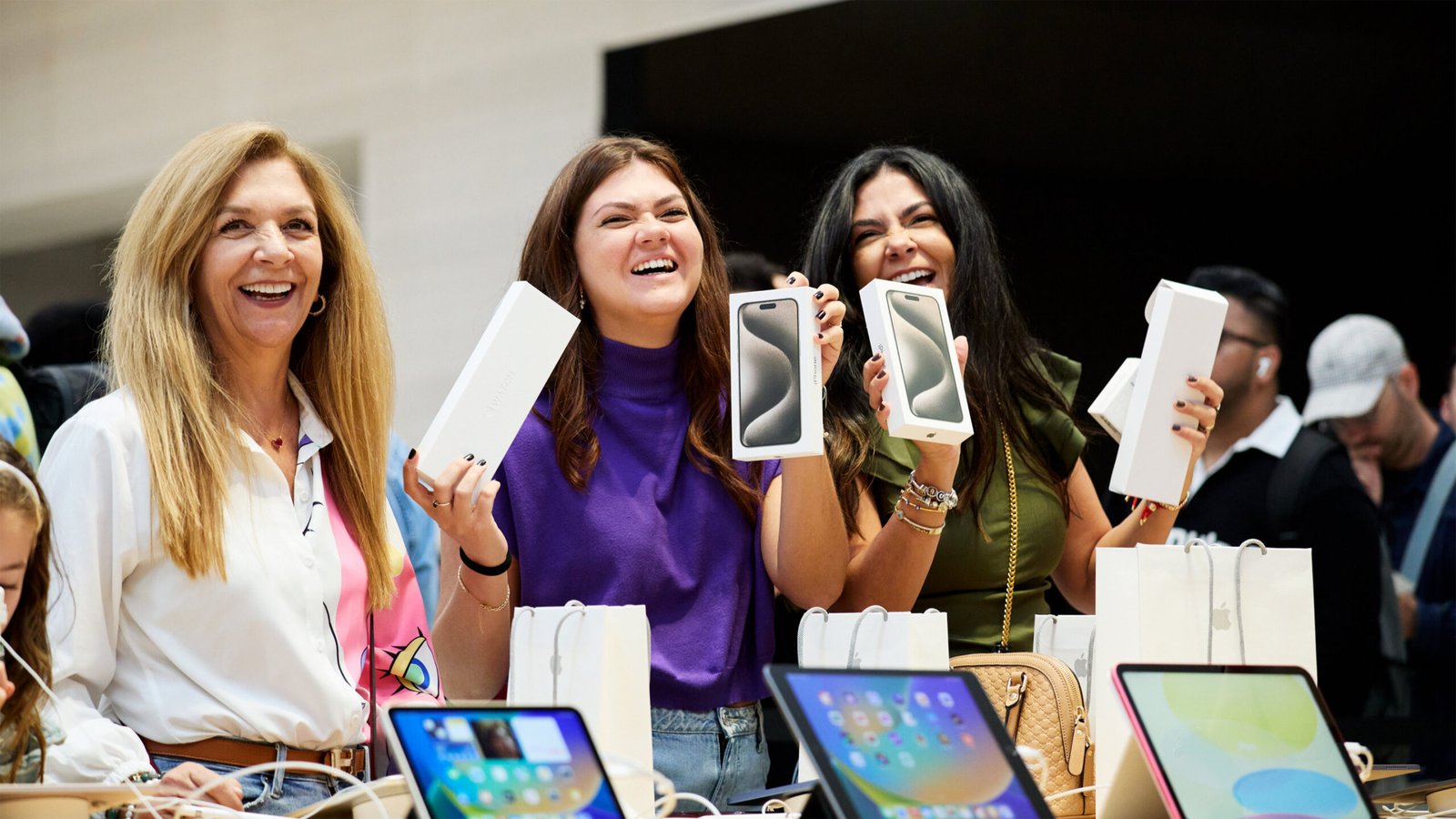 The Power of the Apple Brand: Innovation, Trust, and Global Influence