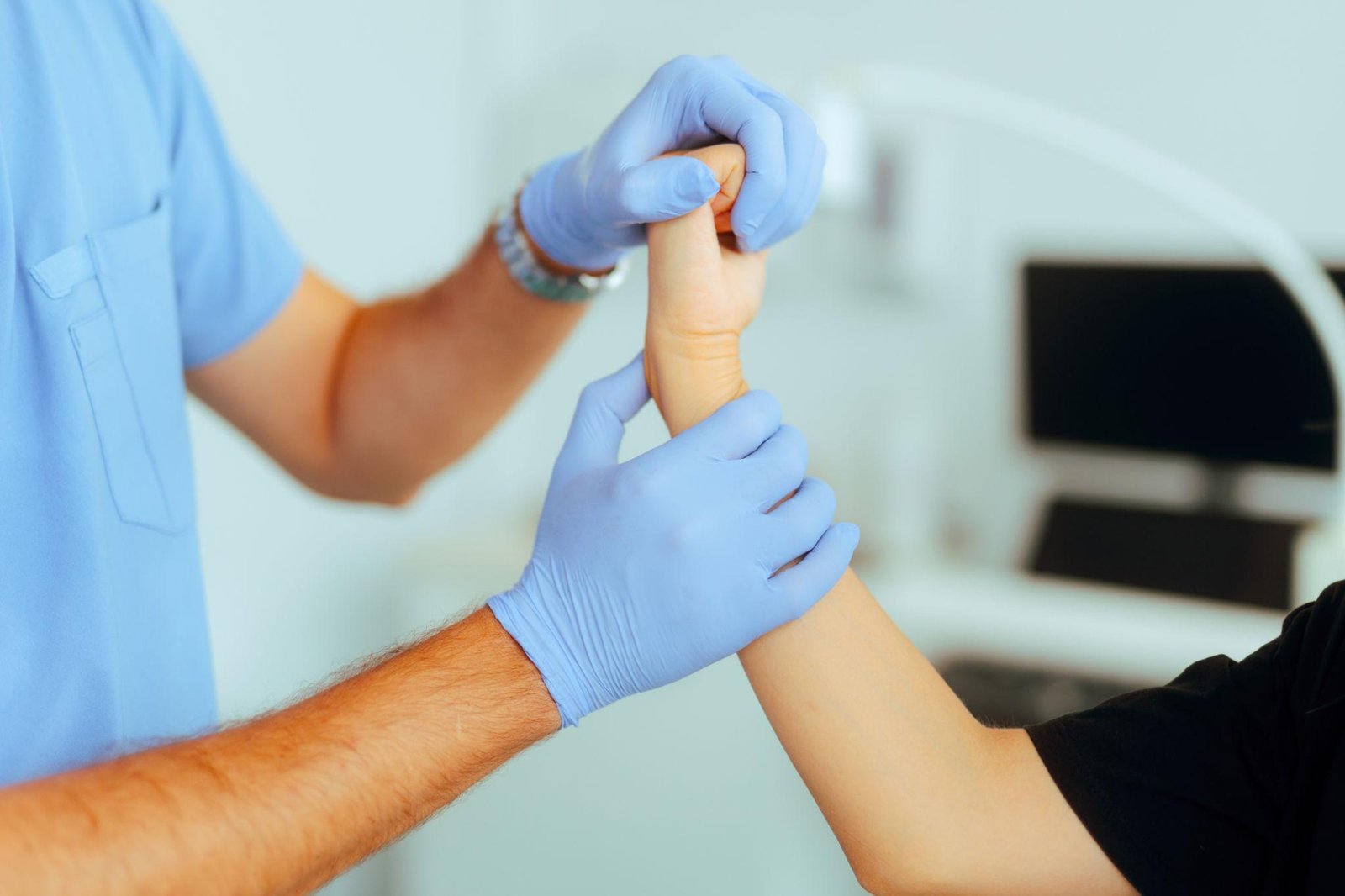 Knuckle Cracking: Harmless Habit or Hidden Health Risk?