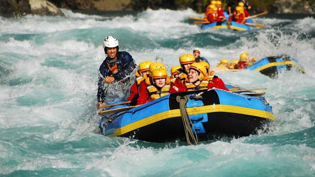 White Water Rafting Adventure – Conquer the Rapids and Feel the Rush