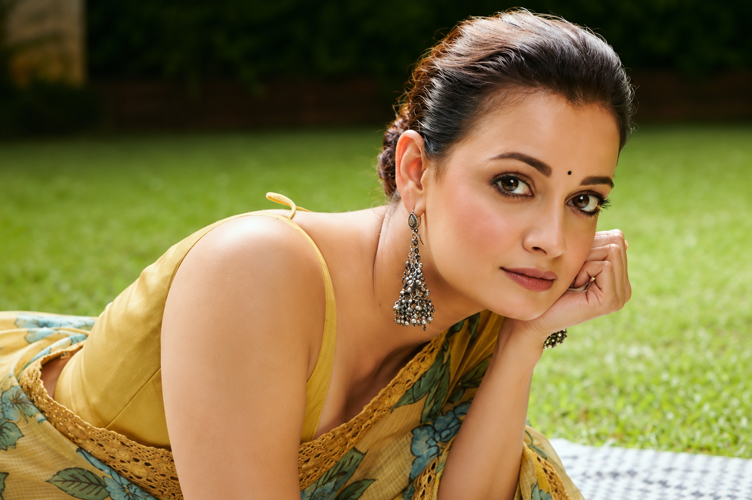 Dia Mirza Opens Up About Beauty Standards and Cosmetic Pressure in Bollywood