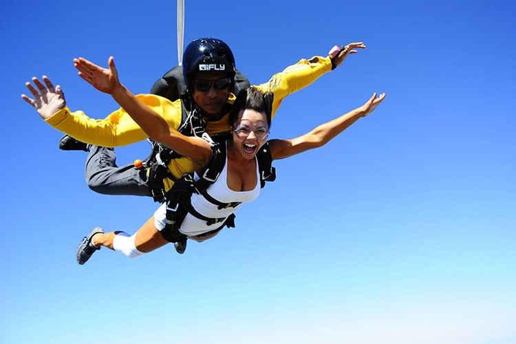 Tandem Skydiving Adventure – Experience the Ultimate Freefall Thrill
