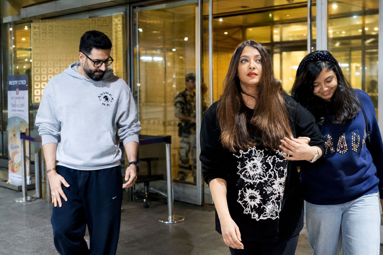 Abhishek Bachchan, Aishwarya Rai Bachchan & Aaradhya Return from Vacation: Family’s Warm Airport Appearance Wins Hearts
