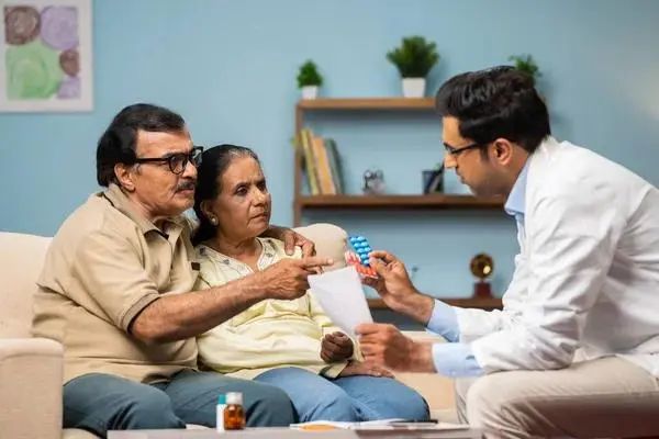 🩹 Painkillers & Antibiotics: Why “Taking Medicine on Your Own” Can Be Risky